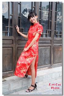 穿着旗袍的女孩,传统与现代交融的时尚风采